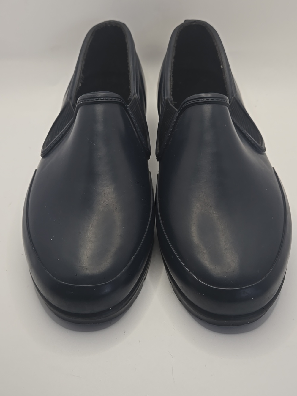 G.H. Bass & Co Womens 8M Black Slip On Rain Duck Round Toe Shoes Casual